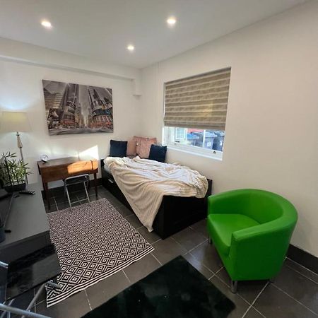 Modern Flat In Central Egham By Windsor Castle, Staines-Upon-Thames And Heathrow Airport Eksteriør bilde