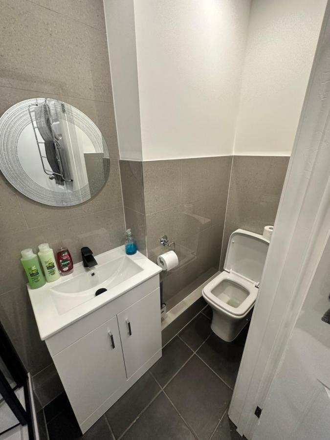 Modern Flat In Central Egham By Windsor Castle, Staines-Upon-Thames And Heathrow Airport Eksteriør bilde