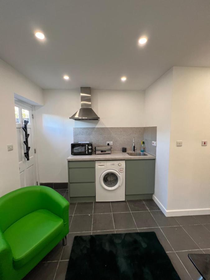 Modern Flat In Central Egham By Windsor Castle, Staines-Upon-Thames And Heathrow Airport Eksteriør bilde