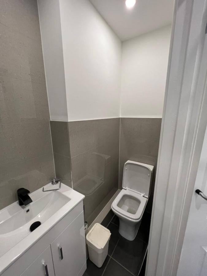 Modern Flat In Central Egham By Windsor Castle, Staines-Upon-Thames And Heathrow Airport Eksteriør bilde
