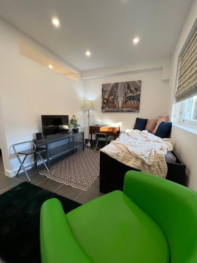 Modern Flat In Central Egham By Windsor Castle, Staines-Upon-Thames And Heathrow Airport Eksteriør bilde