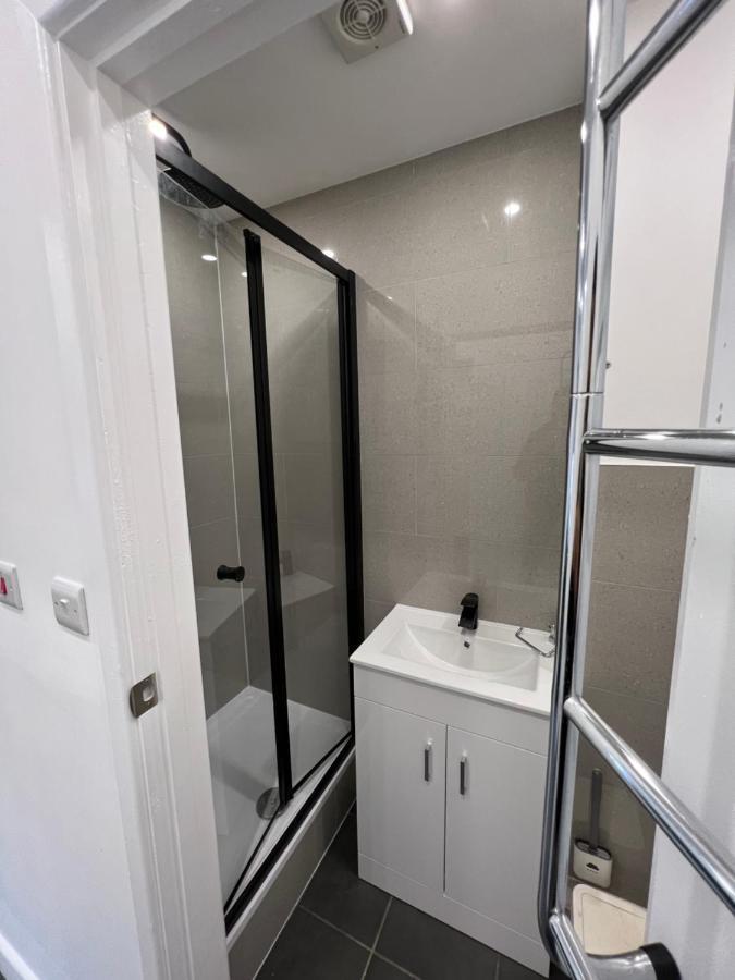 Modern Flat In Central Egham By Windsor Castle, Staines-Upon-Thames And Heathrow Airport Eksteriør bilde