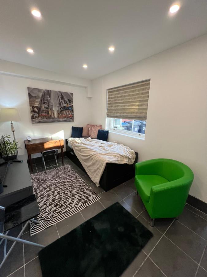 Modern Flat In Central Egham By Windsor Castle, Staines-Upon-Thames And Heathrow Airport Eksteriør bilde